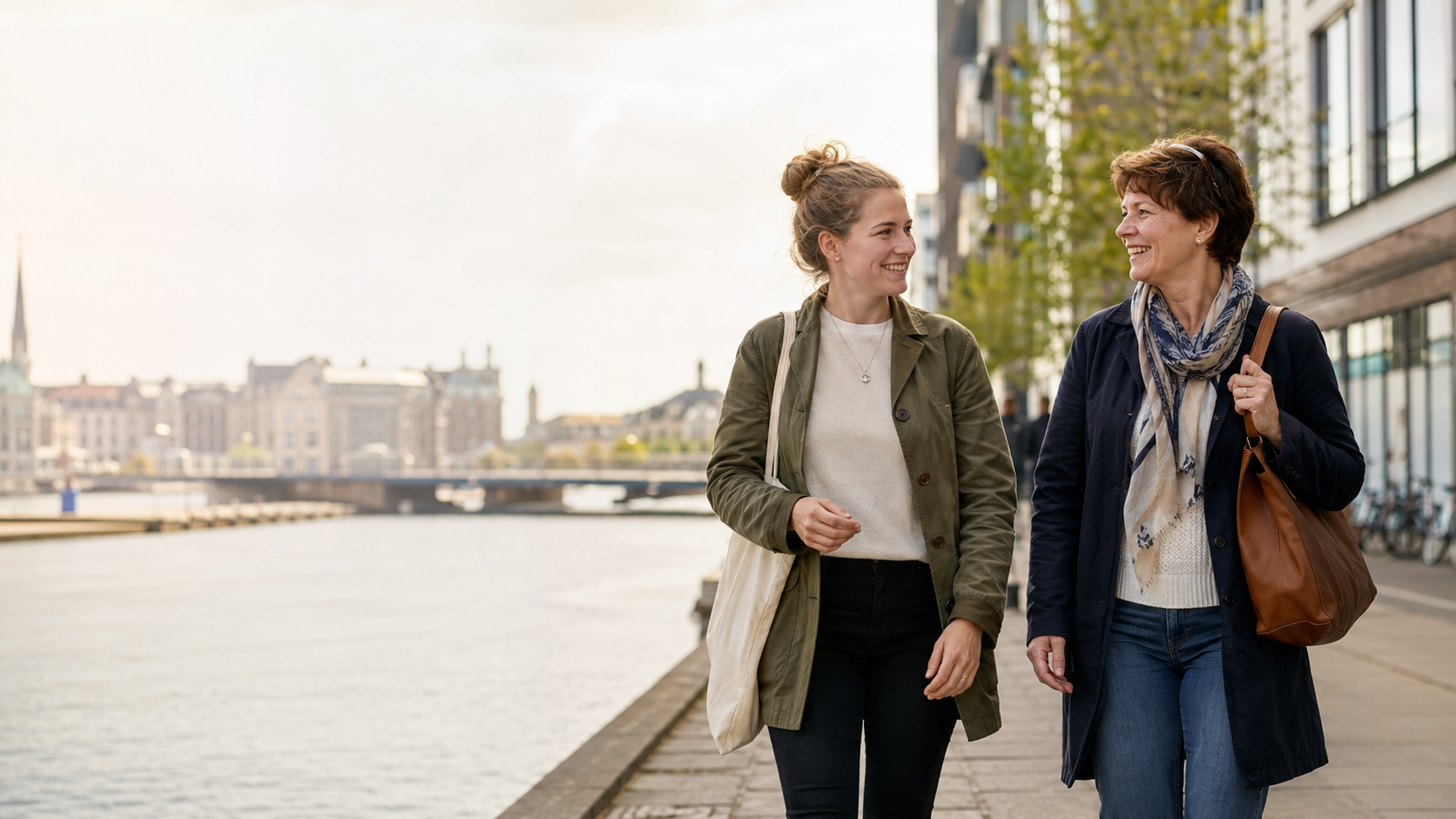 Ledsager og borger sammen til en aktivitet uden for hjemmet